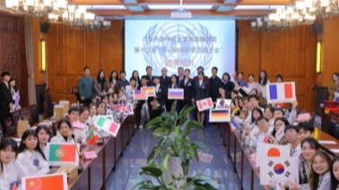 学校举办第十二届多语种模拟联合...